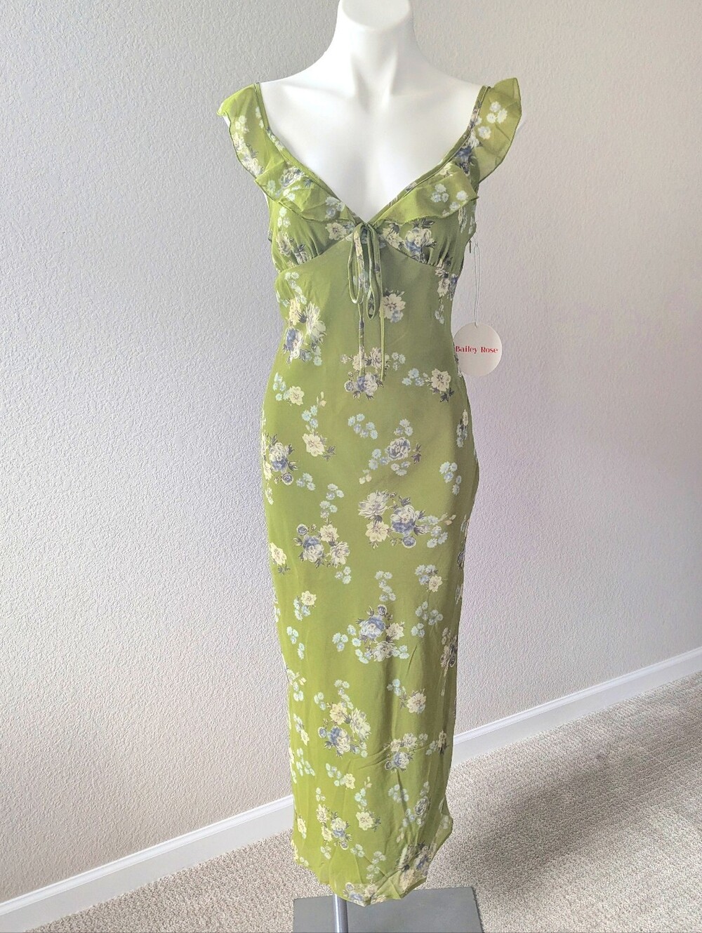 NWT Bailey Rose Green Chiffon Floral Dress